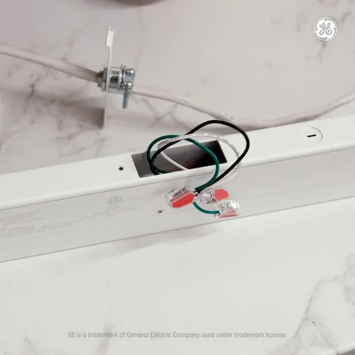 Miniatura 6 de GE Lámpara LED HD+ para debajo del gabinete, accesorio de perfil delgado integrado enlazable para cocinas, color blanco cálido, enchufable, 24