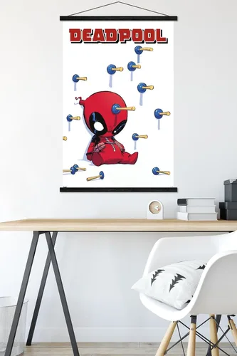 Miniatura 5 de Trends International Marvel Comics Deadpool - Póster de pared de dardos, 22.375 x 34 pulgadas, paquete de impresión premium y colgador negro