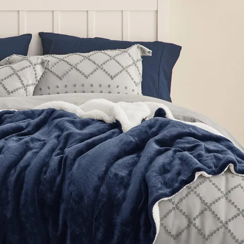 Miniatura 4 de Bedsure GentleSoft - Manta de forro polar Sherpa tamaño King para cama, manta gruesa y cálida para mujeres y hombres, manta de felpa suave y mullida