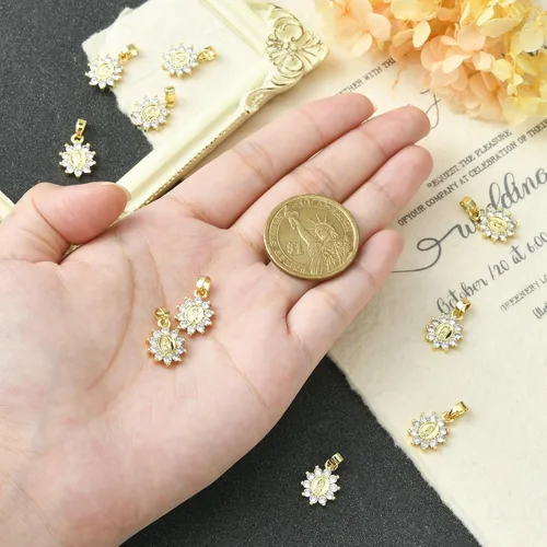 Miniatura 3 de Stiesy 10 dijes de circonita cúbica transparente de Virgen María, chapados en oro de 18 quilates, dije religioso para rosario, collar, joyería, Flor