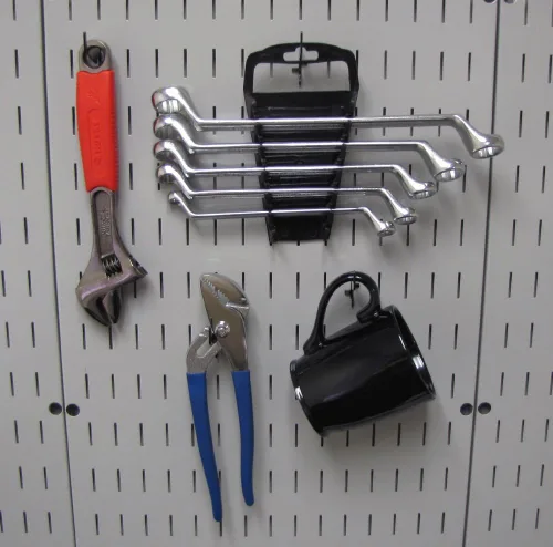 Miniatura 3 de Wall Control Paquete de ganchos medianos de 1-7/8 pulgadas, ganchos de metal ranurados para tablero de clavijas y tablero de herramientas ranurado
