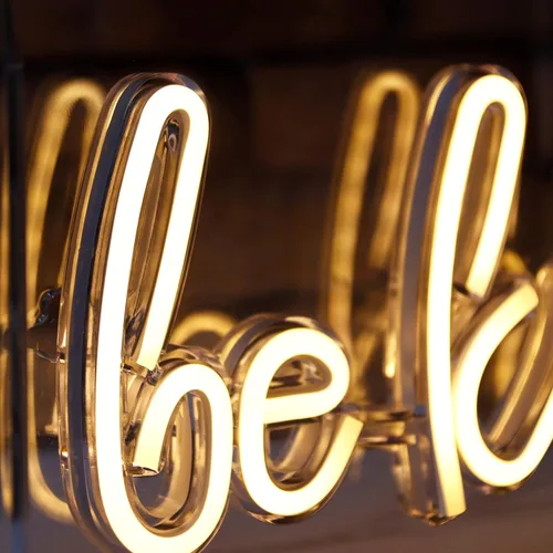 Miniatura 5 de Letrero LED de neón con texto en inglés "Be Kind", caja de acrílico blanco cálido, luz de mesa y pared, alimentada por USB, arte decorativo de neón