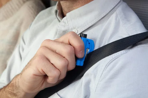 Miniatura 5 de resqme Llavero de emergencia compacto original, herramienta de escape de coche, cortador de cinturón de seguridad y rompevanas, fabricado en Estados