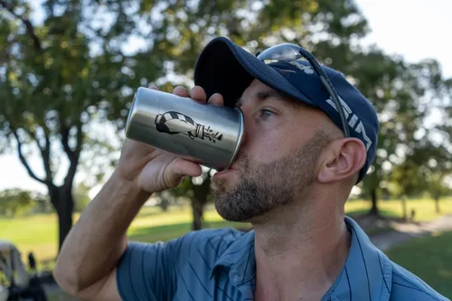 Miniatura 8 de Vasos de golf – Acero inoxidable (juego de 4) – Capacidad de 16 oz – Regalo único para papás, hombres y premio para golfistas. Los diseños incluyen