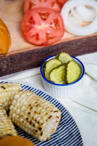 Miniatura 6 de The People's Provisions - Encurtidos de pan y mantequilla de 16 onzas - Chips crujientes de pepinillos dulces estilo pan y mantequilla (3 unidades)