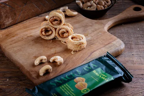 Miniatura 4 de Snacklava Cashew Bird's Nest - Paquete de 6 (24 piezas por paquete) - Sin ingredientes artificiales, colores o conservantes - Pasteles hechos a mano