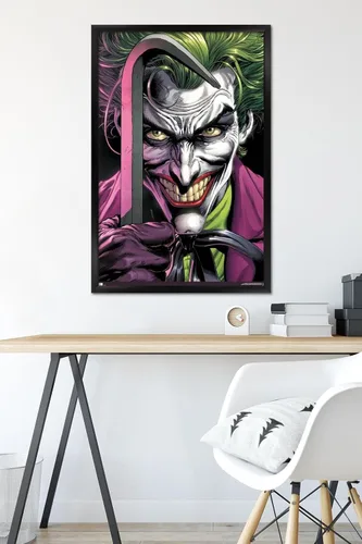 Miniatura 6 de Trends International DC Comics The Joker - Póster de pared con barra de palanca, 34 pulgadas de largo x 22.4 pulgadas, versión enmarcada en negro