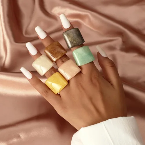 Miniatura 2 de Anillos gruesos de resina multicolor, anillos de resina acrílica, anillos exagerados para nudillos, anillos geométricos con dije simple, joyería