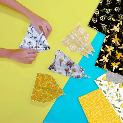 Miniatura 8 de Paquete de papel de origami con patrón de abeja, 24 hojas de una cara de 6 x 6 pulgadas, fondo de miel, álbum de recortes de panal de abeja, papel