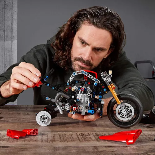 Miniatura 6 de LEGO Technic Ducati Panigale V4 R Motorcycle 42107 Juego de construcción – Kit coleccionable de modelo de exhibición de superbike con caja