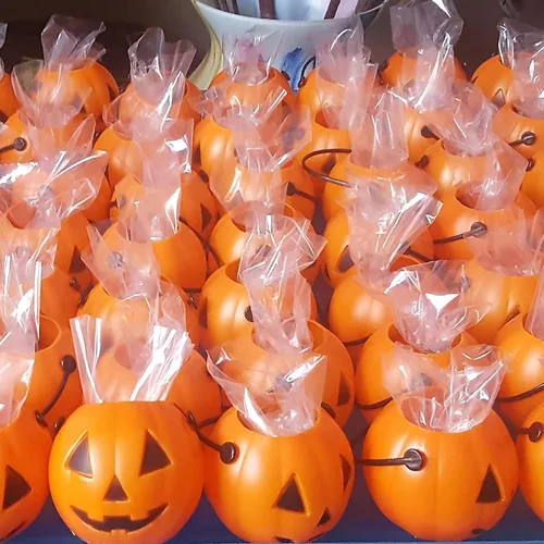 Miniatura 4 de 4E's Novelty Paquete de 24 mini cubos de calabaza para dulces de Halloween a granel para niños, bolsas de golosinas de Halloween, rellenos de bolsas