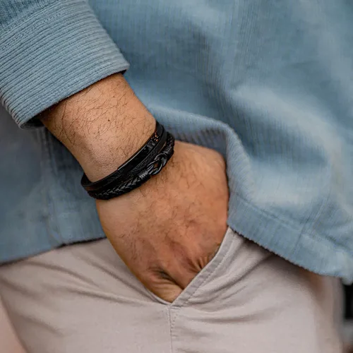 Miniatura 5 de SERASAR Pulsera de alta calidad orgullosa para hombres en cuero negro auténtico, cierre magnético de acero inoxidable en negro, plata y oro, caja