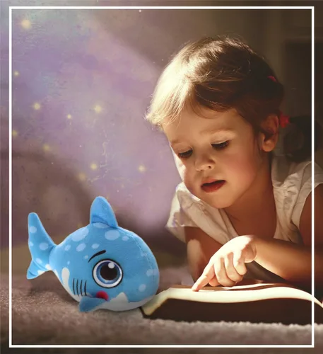 Miniatura 6 de DolliBu Juguete de peluche de tiburón azul, para niños y adultos, regalos de abrazo de tiburón, lindos animales de peluche para niños pequeños