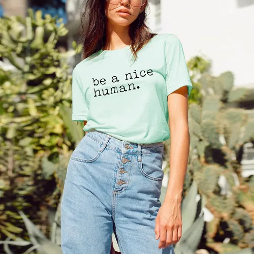 Miniatura 4 de Be a Nice Human - Camiseta de manga corta para mujer, diseño con texto en inglés "Be a nice human".