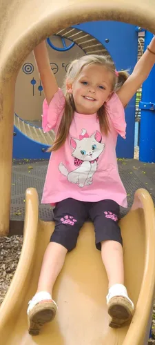 Miniatura 3 de Popshion Conjuntos de verano de 2 piezas para niñas pequeñas, camiseta de manga con vuelo y leggings capri recortados, ropa para niños, conjuntos