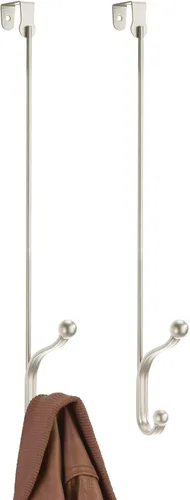 mDesign Estante organizador de almacenamiento moderno de metal para colgar abrigos, sudaderas, sombreros, bufandas, bolsos, correas, toallas, batas,