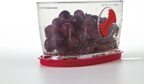 Miniatura 6 de PrepWorks Berry Keeper, rojo - Almacenamiento que mejora la frescura para bayas y frutas pequeñas