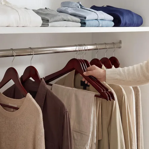Miniatura 6 de StorageWorks - Paquete de 20 perchas de madera para abrigos, camisas, chaquetas, pantalones y trajes, color cereza oscuro