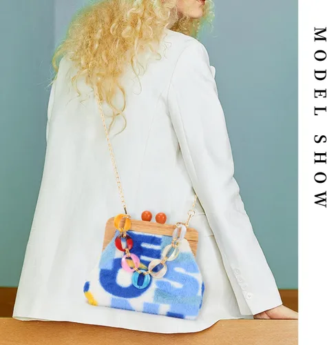 Miniatura 6 de Oweisong Bolso de mano de pana novedoso para mujer, bolso cruzado de piel sintética con cierre de beso de madera, bolso de hombro de felpa