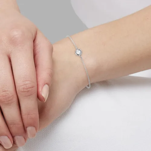 Miniatura 4 de Pulsera minimalista de oro de 14 quilates con zafiro blanco redondo de 0,17 quilates