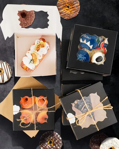 Miniatura 7 de qiqee Caja de panadería negra con ventana, 60 paquetes de 6 x 6 x 3 pulgadas, cajas de galletas negras para pastelería para bodas, cumpleaños y Negro