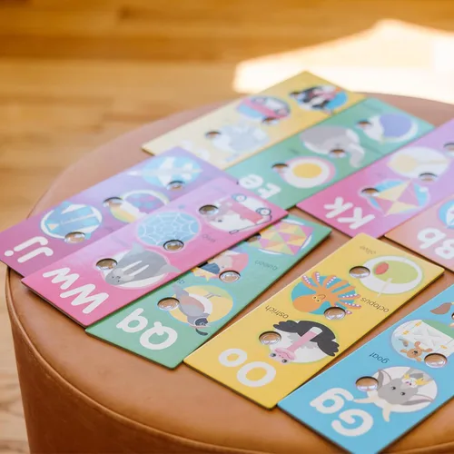 Miniatura 9 de Melissa & Doug Poke-A-Dot - Tarjetas jumbo de aprendizaje del alfabeto