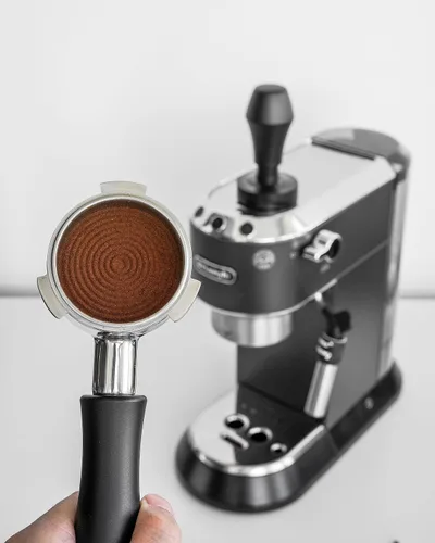 Miniatura 3 de Normcore Tamper para Espresso de 51 mm con base ondulada - Tamper con resorte - Muelles de repuesto de 15 lb / 25 lb / 30 lb - Mango y soporte