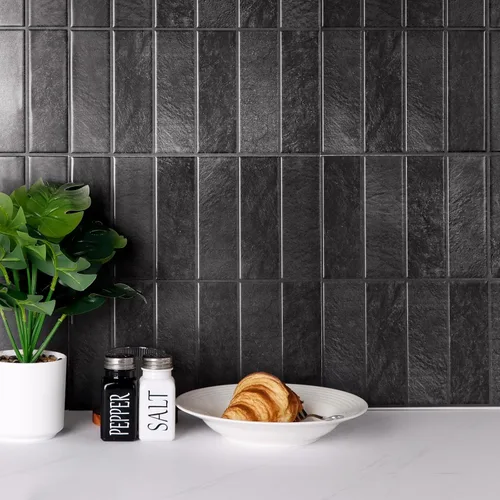 Miniatura 8 de Azulejos autoadhesivos para despegar y pegar, diseño mate más grueso de 12 x 12 pulgadas, para despegar y pegar en muro de cocina (negro ceniza)