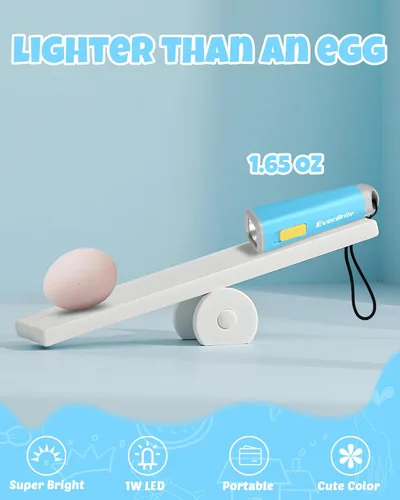 Miniatura 6 de EverBrite Linterna pequeña, mini linterna LED, uso de antorcha de plástico para emergencias, camping, al aire libre con cordón 3AAA batería Azul