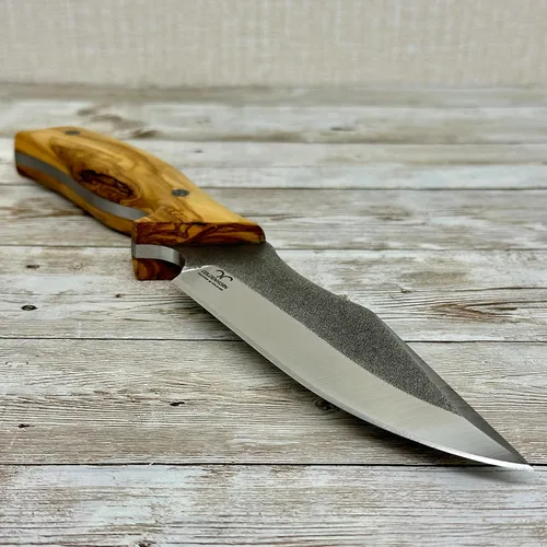 Miniatura 6 de CUCHILLO DE CAZA CON FUNDA, CUCHILLO DE CAZA CON MANGO DE OLIVA, CUCHILLA DE ACERO N690, FUNDA DE CUERO ORIGINAL Y VARILLA FERRO