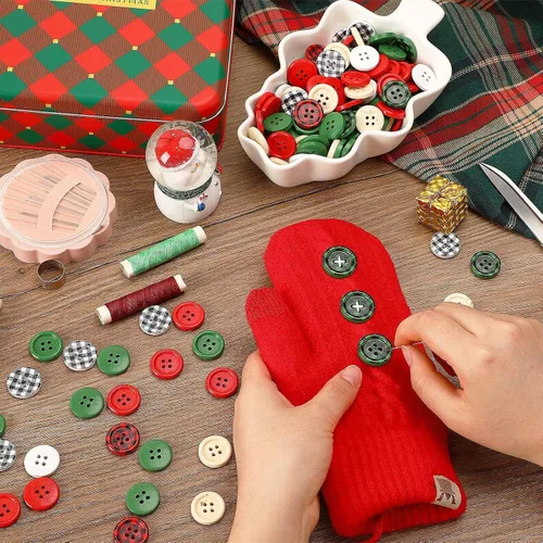 Miniatura 3 de JUNEBRUSHS 260 unidades Botones de madera de cuadro Buffalo de Navidad, 4 agujeros, redondos, para costura, botones de madera para calcetines Rojo
