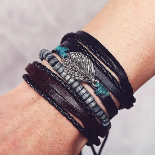 Miniatura 6 de Pulsera de cadena de muñeca con dije de moda para mujer, conjunto de pulseras de joyería punk para mujer, 4 piezas, pulseras de cuero multicapa