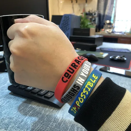 Miniatura 7 de QEERBSIN Paquete de 12 pulseras motivacionales para hombres, mujeres y adolescentes, pulseras inspiradoras de silicona unisex para adultos