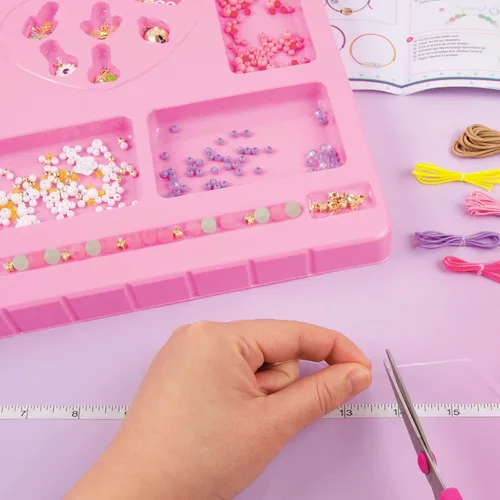Miniatura 5 de Make It Real: Crystal Dreams Nature Song - Crea 9 pulseras de dijes únicos, 461 piezas, verde, rosa y morado, todo en uno, kit de joyería