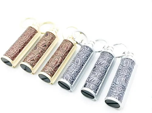 Miniatura 2 de Encendedor de pedernal de metal con aceite de queroseno, llavero de metal para acampar (color al azar)