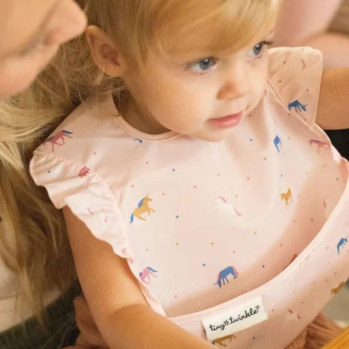 Miniatura 9 de Tiny Twinkle Baberos a prueba de derrames para bebés para comer Baberos impermeables y lavables para niños pequeños con bolsillo para todo Juego