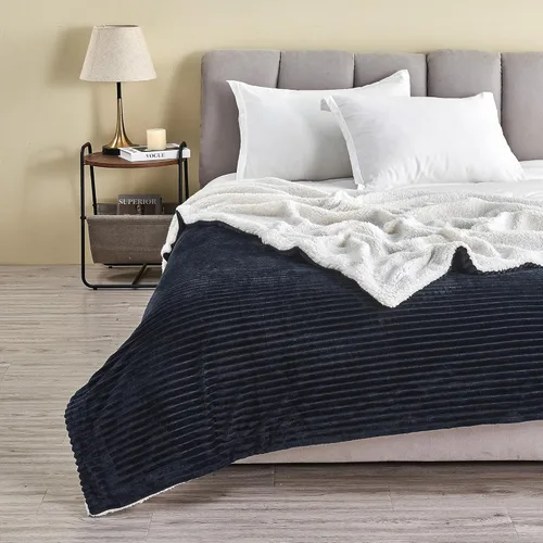 Great Bay Home - Manta reversible de textura acanalada azul marino, manta de lujo súper suave y mullida tamaño Queen (manta de 90 x 90 pulgadas,