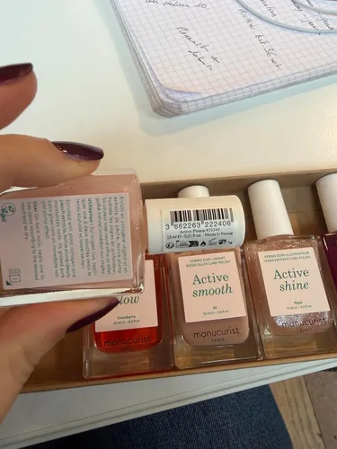 Miniatura 9 de Manucurist Active Icons Duo - Juego de esmaltes de uñas Active Bright, Active Plump - Fortalecedor de uñas, esmalte iluminador y cuidado, regalos