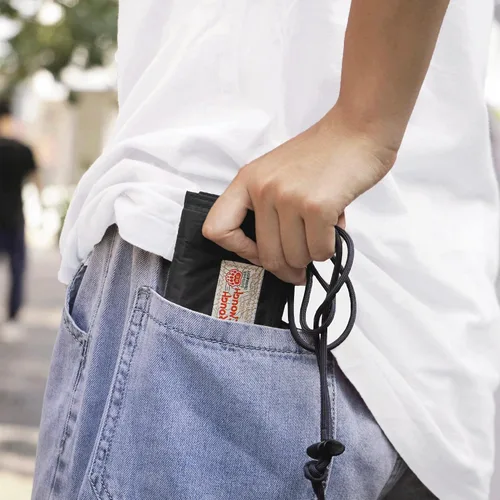 Miniatura 3 de Rough Enough - Cartera para niños con cordón para el cuello con cremallera, monedero y tarjetero color negro