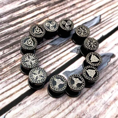 Miniatura 4 de FYLUN - Aretes vikingos para hombres, medidores falsos, aretes para hombre, aretes de runas vikingas, significado felicidad, riqueza, amor, fuerza