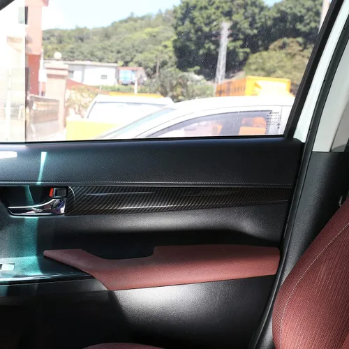 Miniatura 4 de YIWANG Cubierta del panel de decoración de puerta interior de estilo de fibra de carbono 4 piezas para Toyota Hilux 2015-2021 accesorios de coche