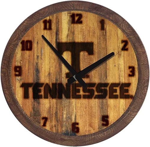 Miniatura 42 de The Fan-Brand NCAA Oklahoma Sooners: Reloj de pared con parte superior de barril de imitación para decoración de bar, decoración de fiesta
