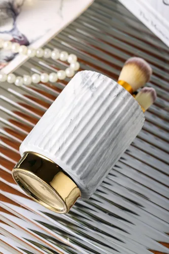 Miniatura 3 de IEEK Soporte para brochas de maquillaje, organizador de brochas de maquillaje y vasos de vidrio, organizador de cepillos de dientes para baño, Gris