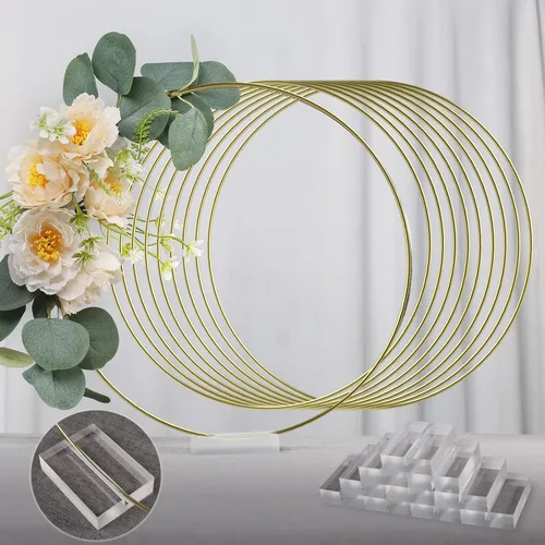 Miniatura 9 de YALLOVE 10 piezas de centro de mesa de aro floral de 12 pulgadas, soporte de anillo de corona de metal plateado con base acrílica transparente