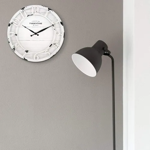 Miniatura 7 de Presentime & Co - Reloj de pared de la serie Farmhouse de 13 pulgadas, movimiento de cuarzo, estilo Shiplap, número arábigo 3D elevado, blanco