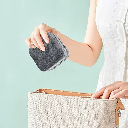 Miniatura 6 de SANQIANWAN Joyero de viaje de terciopelo de lujo para mujer, mini organizador de joyería pequeña, estuche de viaje portátil para anillos, aretes