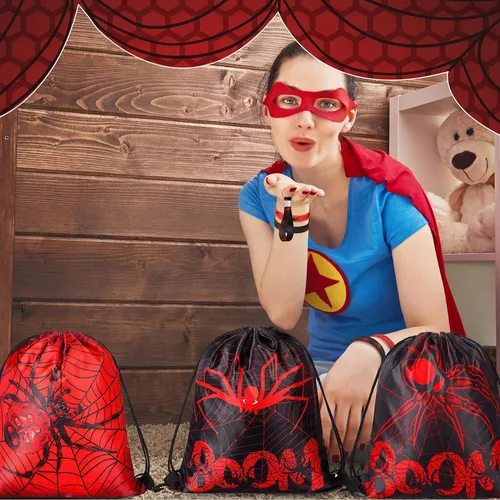 Miniatura 6 de Lothee 32 piezas de telaraña, decoración de fiesta de cumpleaños de telaraña, bolsa con cordón, bolsas de golosinas con pulseras de goma, llavero