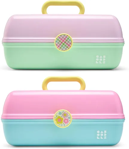 Miniatura 37 de Caboodles On-The-Go Girl - Caja de maquillaje para chicas, dos tonos violeta sobre brillo plateado, caja organizadora de maquillaje de plástico