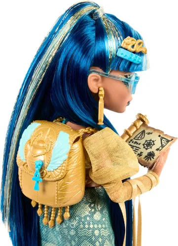 Miniatura 5 de Muñeca Monster High Cleo De Nile con blusa dorada y falda de capas, incluye cobra mascota Hissette y accesorios como mochila, snack y pergamino