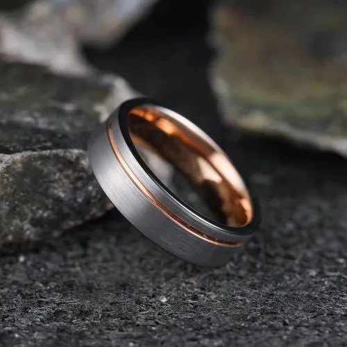 Miniatura 93 de King Will Anillo de boda de carburo de tungsteno para hombre con diseño de ranura, 6/7/0.315 in de ancho, acabado cepillado/pulido para hombre
